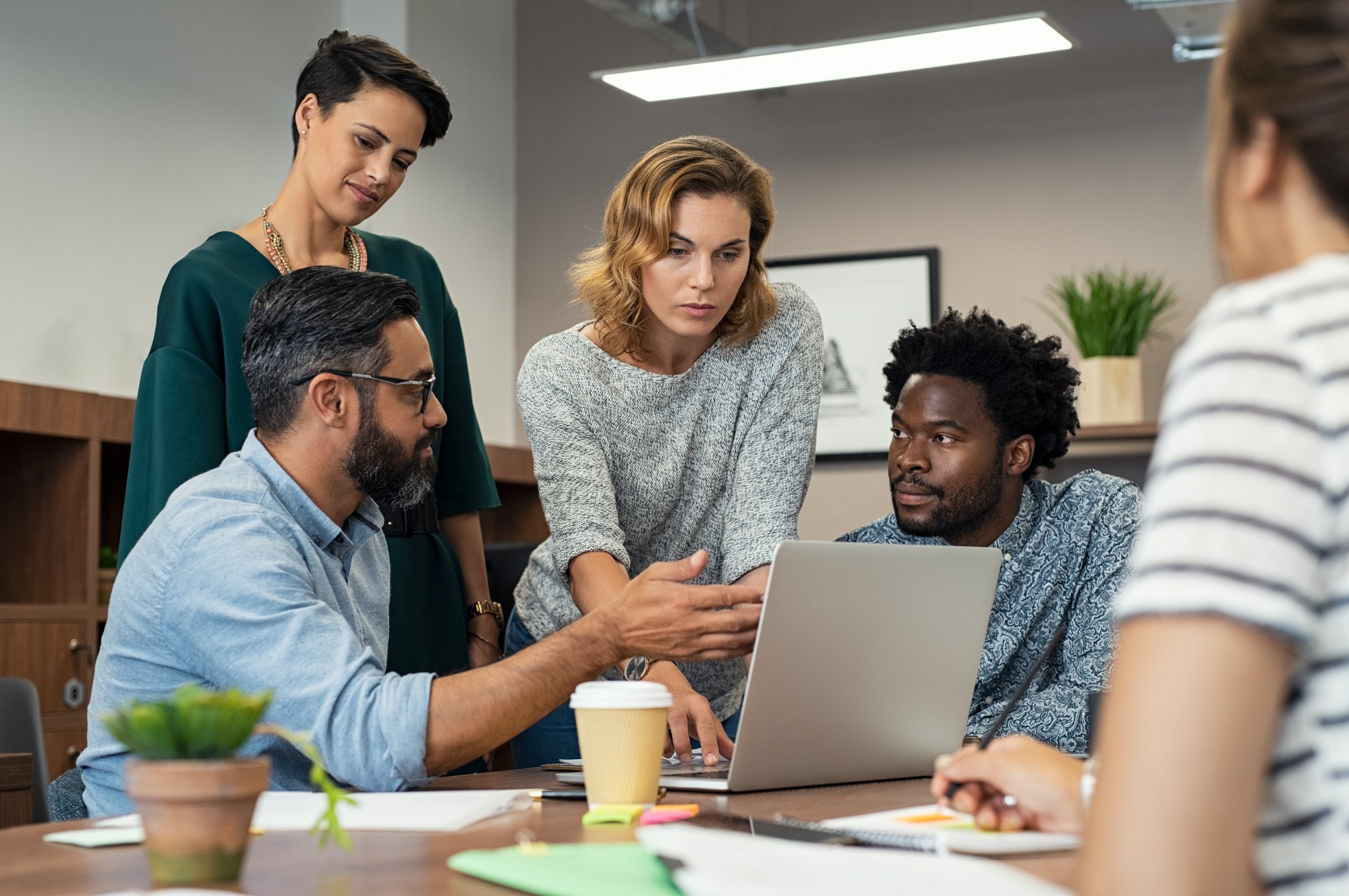 business-people-working-together.jpg